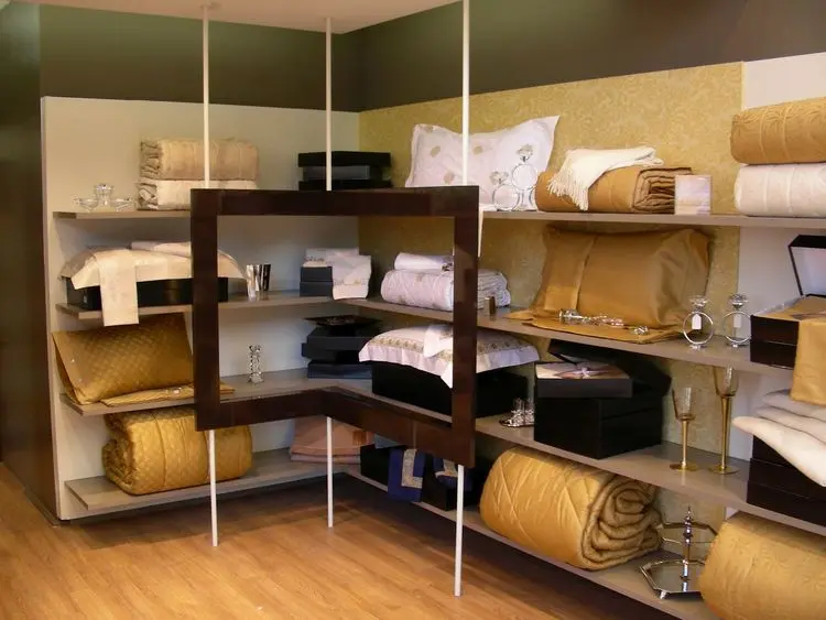 Show Rooms & Shops